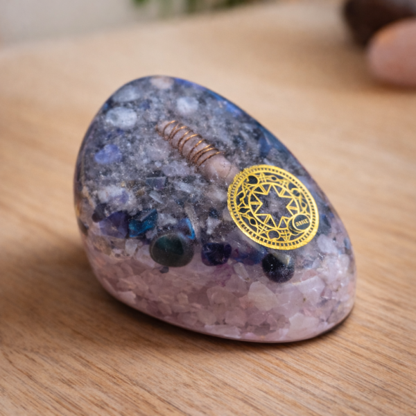 Orgonite Amour en lumière - galet grand modèle